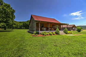 Dream Valley Mountain View Cabin with Covered Porch!